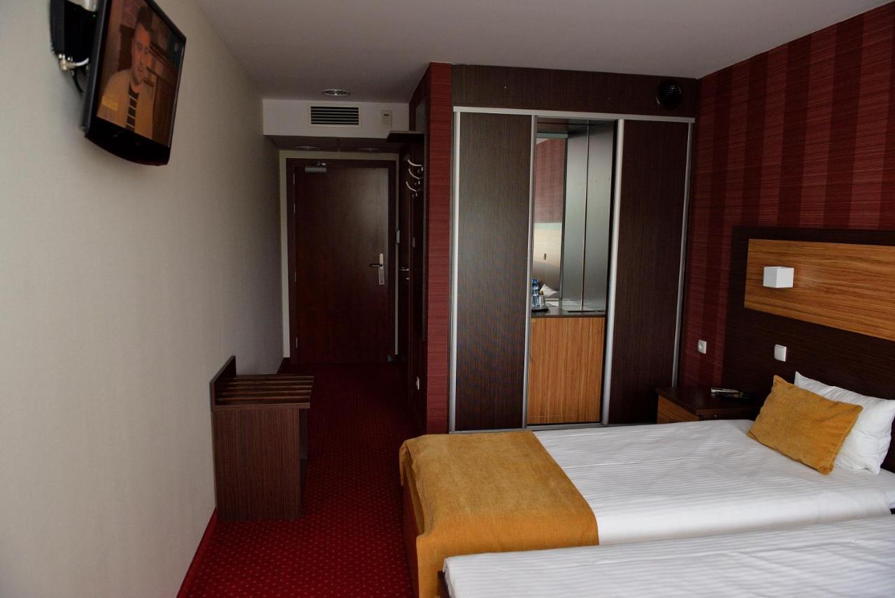 Quest Hotel - Dawniej Hotel Planeta Brzesko Exteriér fotografie
