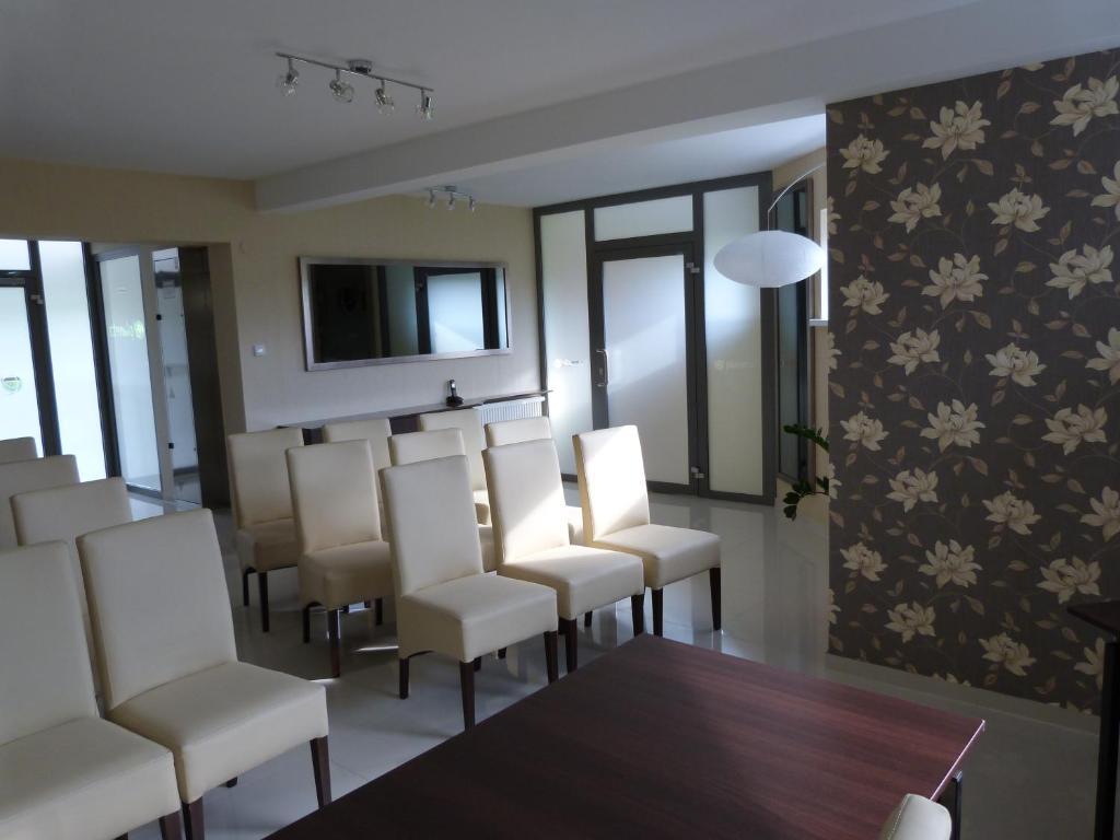 Quest Hotel - Dawniej Hotel Planeta Brzesko Exteriér fotografie
